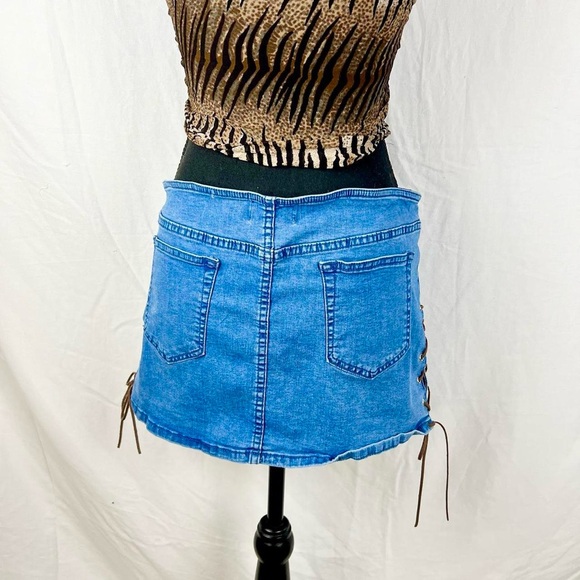 Sugar Thrillz lace-up micro mini denim skirt size large - Picture 3 of 8